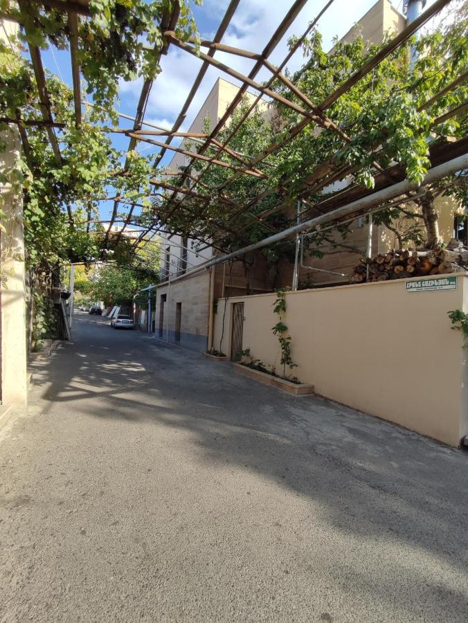Hotelise I Bells-Of-Ireland Apartment يريفان المظهر الخارجي الصورة